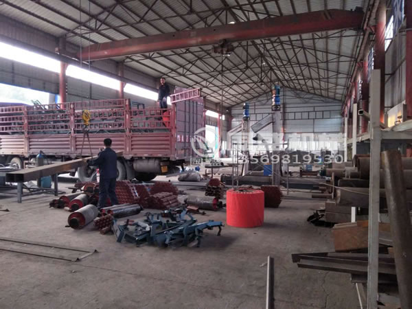 皮帶輸送機發(fā)貨圖 皮帶輸送機發(fā)貨圖